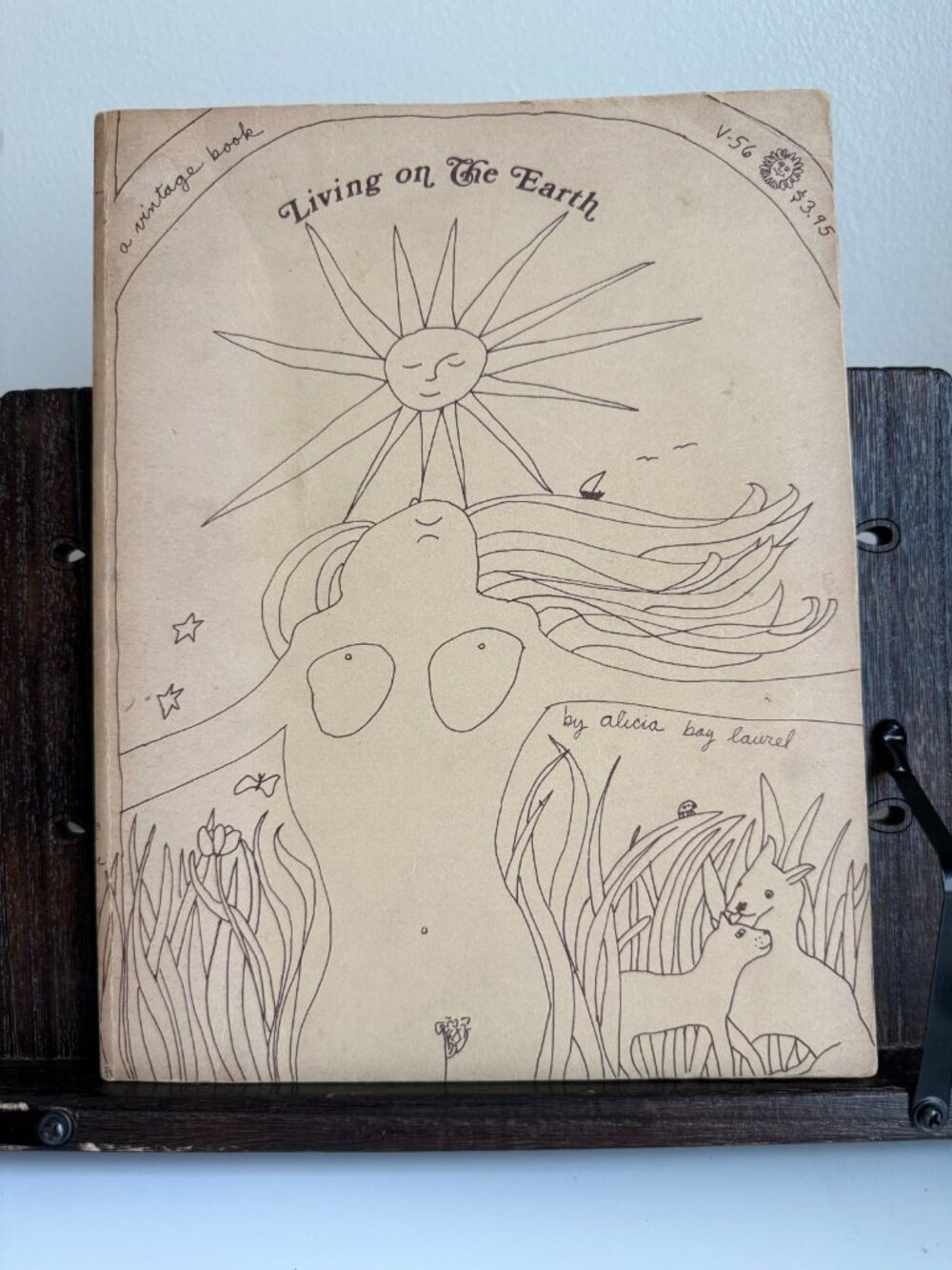 Vintage cult classic Living on the Earth by Alicia Bay Laurel (1971 edition)